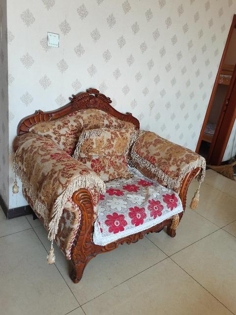 处理二手沙发组合(3个),300元,自提